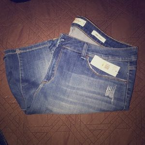Jessica Simpson NWOT Bermuda Jeans